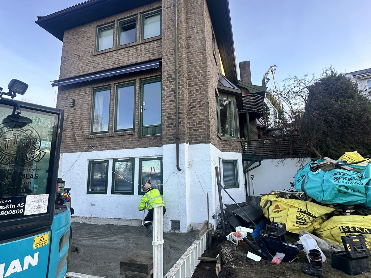 Tilbygg mot hage, før