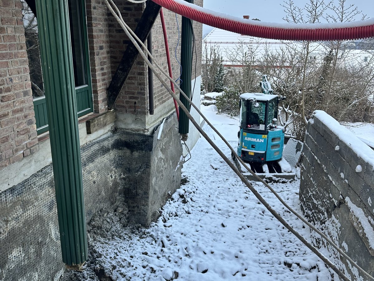 Boligen sett fra hagen, før