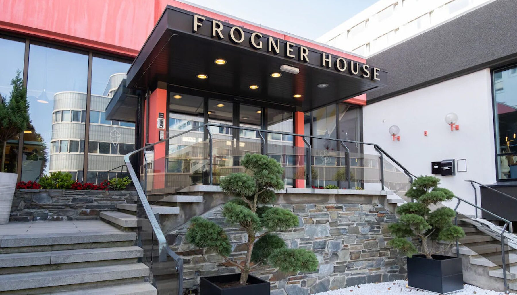 Inngangspartiet til Frogner House Sirkus Renaa i Lagårdsveien i Stavanger
